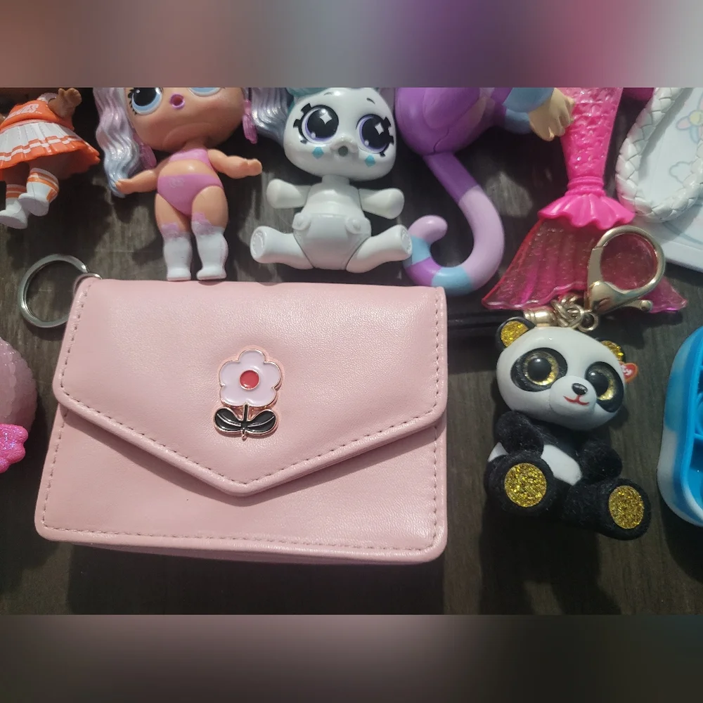 120+ Piece Girls Bundle Toys, L.O.L, Hello Kitty, Cinnamoroll, Magic Pixiling - Picture 12 of 12